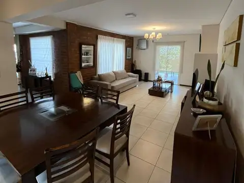 Casa en Venta en Villa Nueva de Guaymallen, USD 250.000