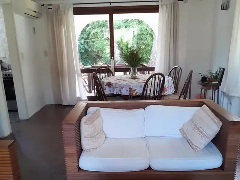 Casa en Alquiler Temporal en Pinares, USD 7.500