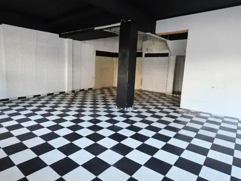 Local comercial en esquina MUNRO