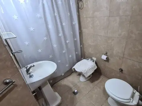 VENTA CASA 4 AMBIENTES HURLINGHAM + PH 2 AMB