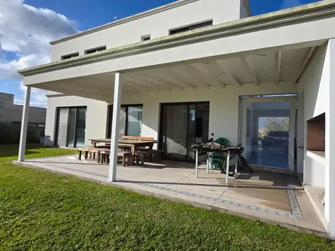 Casa en Venta en La Magdalena, USD 270.000