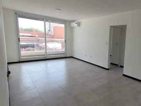 Excelente departamento 1 dormitorio en alquiler - balcón, pileta y seguridad 24hs -  cochera opcional - torre coradir - mitre 526, san luis