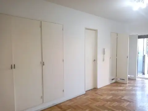 1 AMB. CON BALCÓN. APTO PROFESIONAL. OPORTUNIDAD.