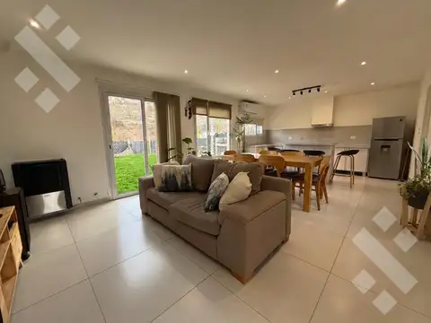 VENTA CASA 2 Dorm, B° Prima Terra - Centenario