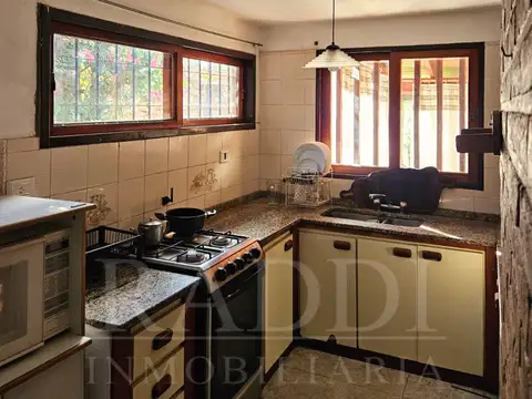 Casa en Venta con 1 cochera