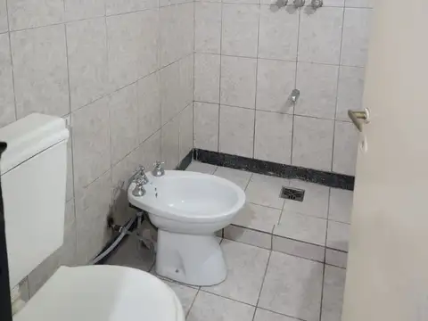 Alquiler casa 1 dormitorio con Garage  Zona Matheu, Mitre 3900 y Dr Riva