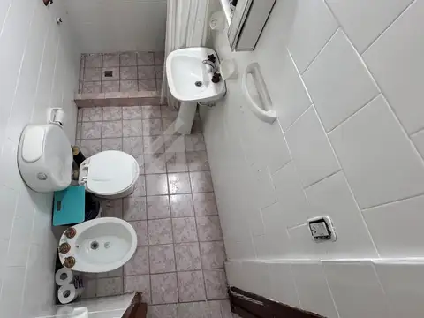 Casa 3 ambientes con 2 baños
