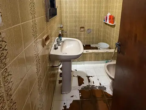 Casa 7 ambientes con 3 baños