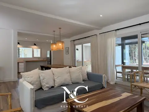 Casa en venta en Costa Esmeralda californiana fondo libre arbolado