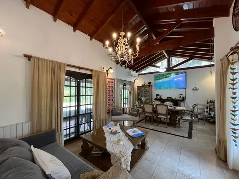 Casa 4 ambientes con 3 baños