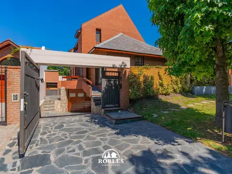 Chalet en el excelente entorno del barrio Los Troncos