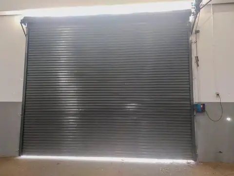 ALQUILER - DEPOSITO - 1400 M2 - BURZACO