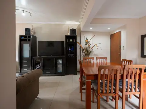 Venta depto, 5 amb. balcon, 2 baños, V. Urquiza