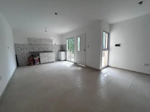 Depto Tipo Casa en Venta de 4 ambientes