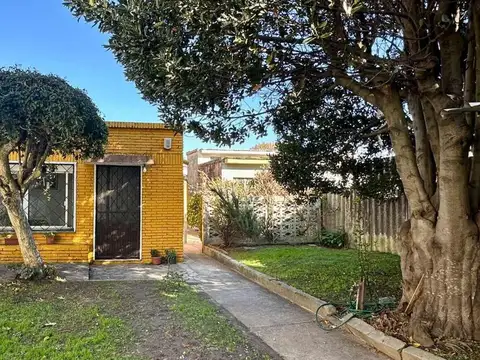 Venta Casa 2 Dormitorios Malvín Depósito Cocheras