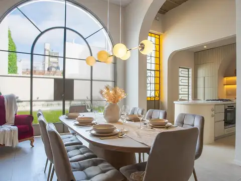 VENTA - Casa de 3 dormitorios   comodin con cochera y patio - Abasto, Rosario.