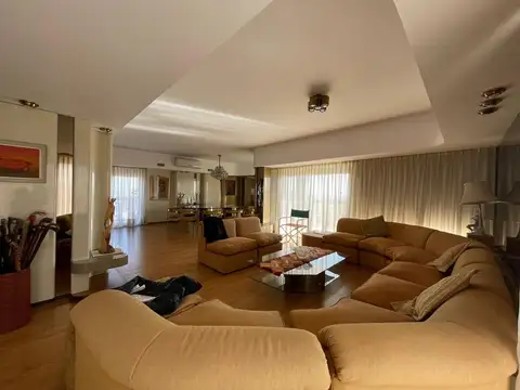 Departamento en Venta de 4 dormitorios