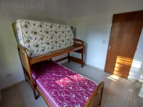 AUR. Venta. Casa 4 ambientes. Bernardez al 400, Parque Sakura. Exaltacion de la Cruz