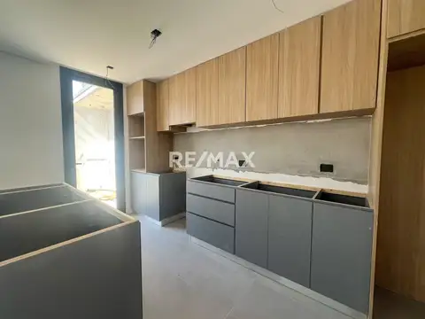Depto Tipo Casa en Venta en Centenario, USD 250.000