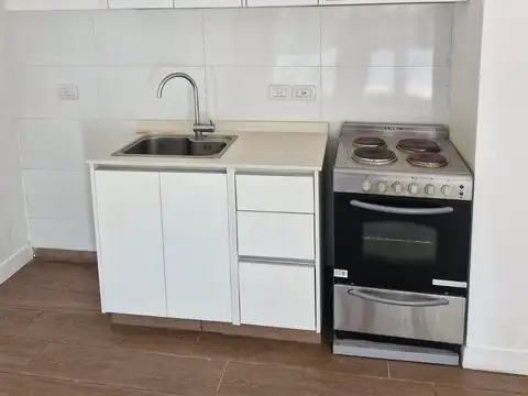 Simón De Iriondo 1400, Piso 2