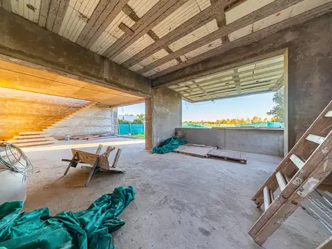 Casa 6 ambientes con 2 baños