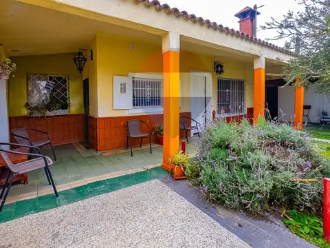 Casa + Apto + Galpón + Garaje en Barros Blancos