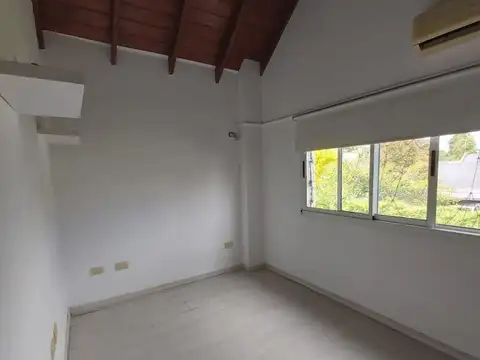 Casa en Alquiler en Barrio Parque Leloir, $ 950.000