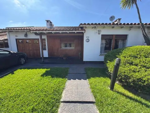 VENTA CASA 3 AMBIENTES CIUDAD EVITA PISCINA