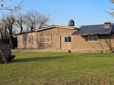 VENTA DE CASA QUINTA CON  COCHERA QUINCHO PILETA