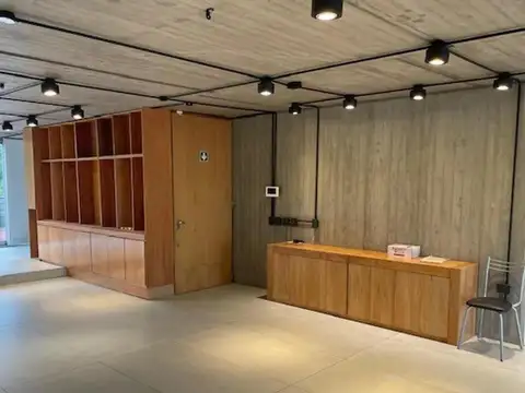 Humboldt  1900. Excelente Oficina c/terraza propia