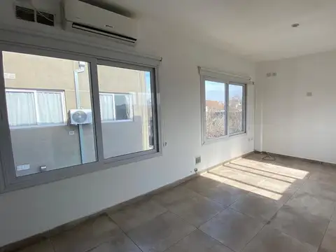 Maipú 100