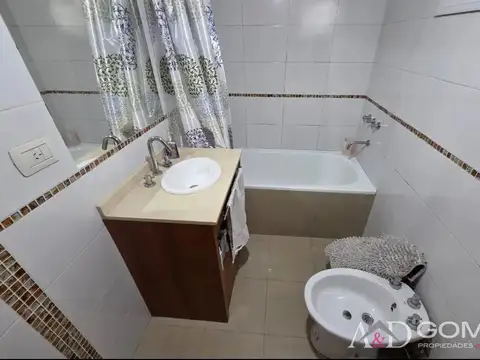 EXCELENTE MONOAMBIENTE MODERNO CON BALCON