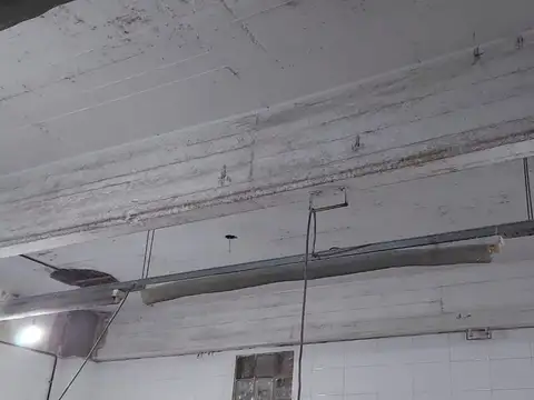 Galpón en venta en Lanus Este - oportunidad