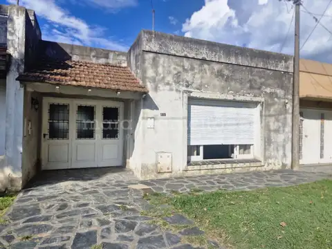 CASA EN VENTA DE DOS DORMITORIOS APTA CREDITRO EN CHASCOMUS 