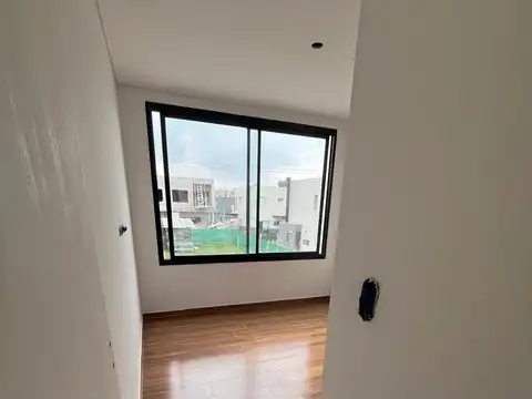 Venta casa/dúplex 5 ambientes en Springpark Pilar
