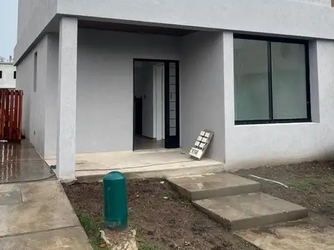 Venta casa/dúplex 5 ambientes en Springpark Pilar