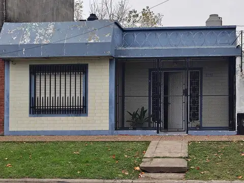 CASA 3 AMBIENTES EN VENTA