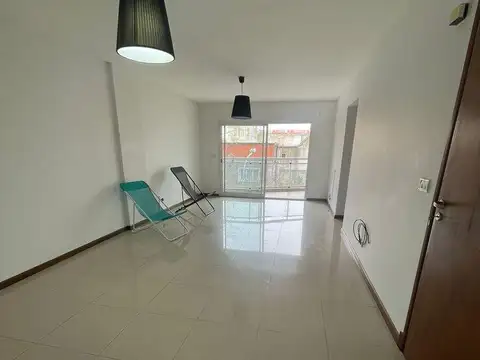 Almirante Brown 3100, Piso 2