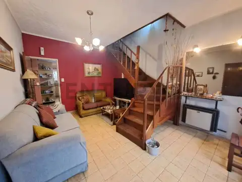 Venta Casa 4 ambientes con cochera en Martin Coronado