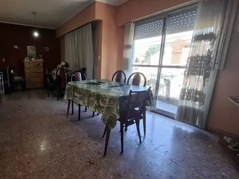 Av. General Hornos 1200, Piso 1