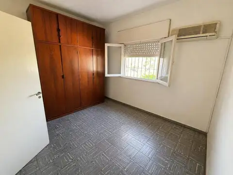 Casa en Alquiler con 1 cochera