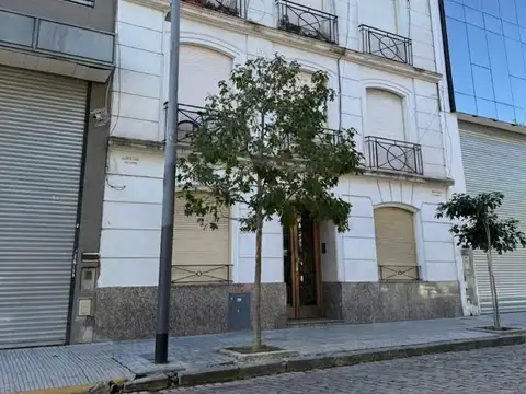 Emilio Lamarca 100, Piso 1
