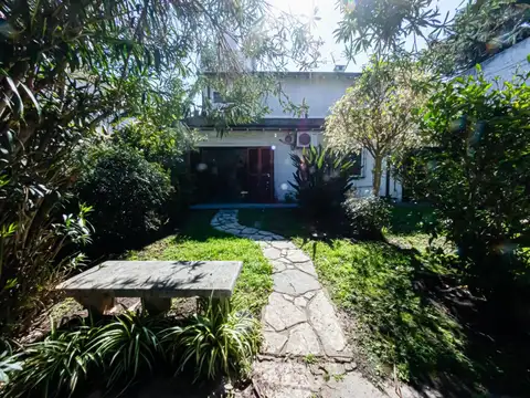 VENTA CASA 5 AMB EN SAENZ PEÑA CON GARAGE Y PARQUE
