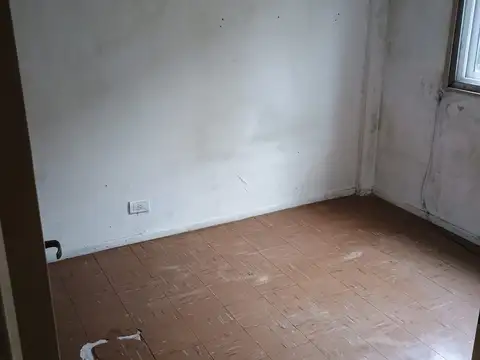 Departamento en Alquiler en Pompeya, $ 400.000