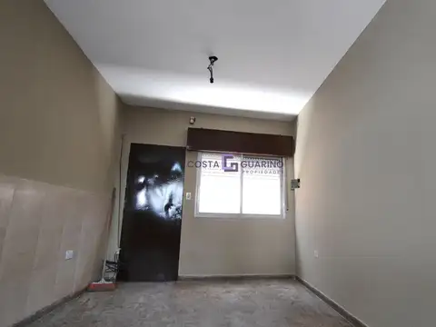 Depto Tipo Casa en Alquiler en Gregorio De Laferrere, $ 420.000