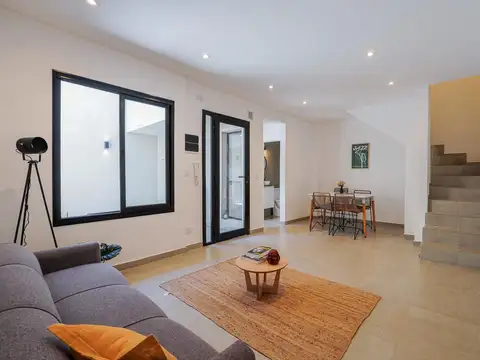 Depto Tipo Casa 4 ambientes con 3 baños