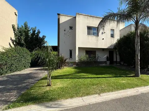 CASA EN VENTA EN PARQUE LELOIR