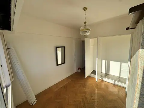 Departamento 2 amb piso alto Constitución Apto Crédito