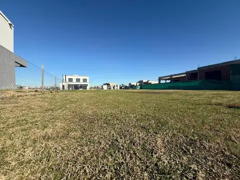 TERRENO EN VENTA, BARRIO SAN FELIPE CANNING.