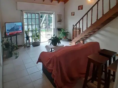 Depto Tipo Casa en Venta 25 años